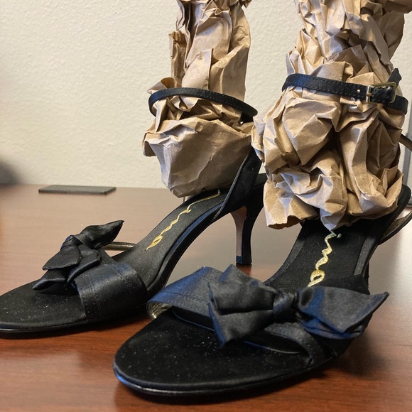 Nina Shoes - SZ 5.5 M BLK Satin formal ankle strap bow tie kitten heel genuine leather sole